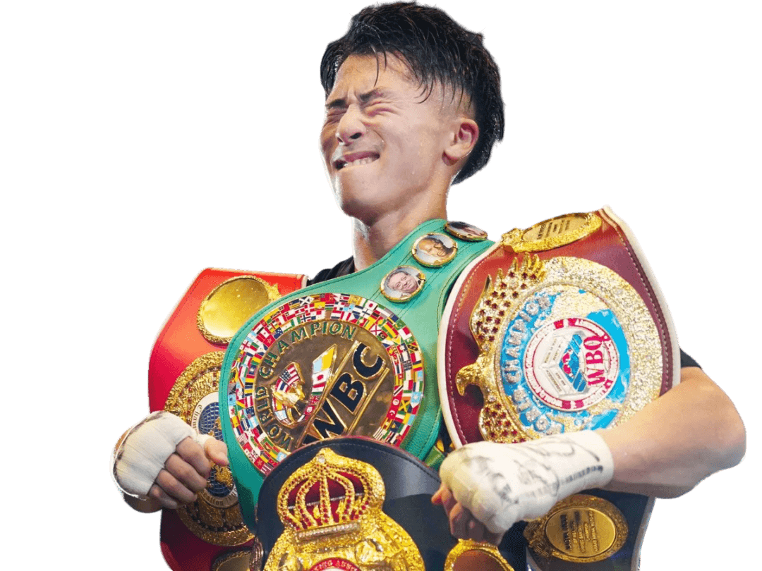 Naoya Inoue avec ses ceintures après un combat